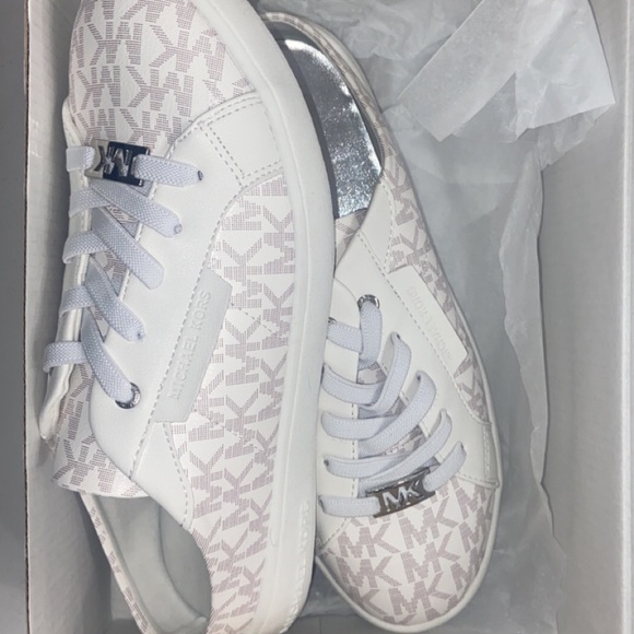 MK SLIDE ON SHOES - Picture 2 of 3